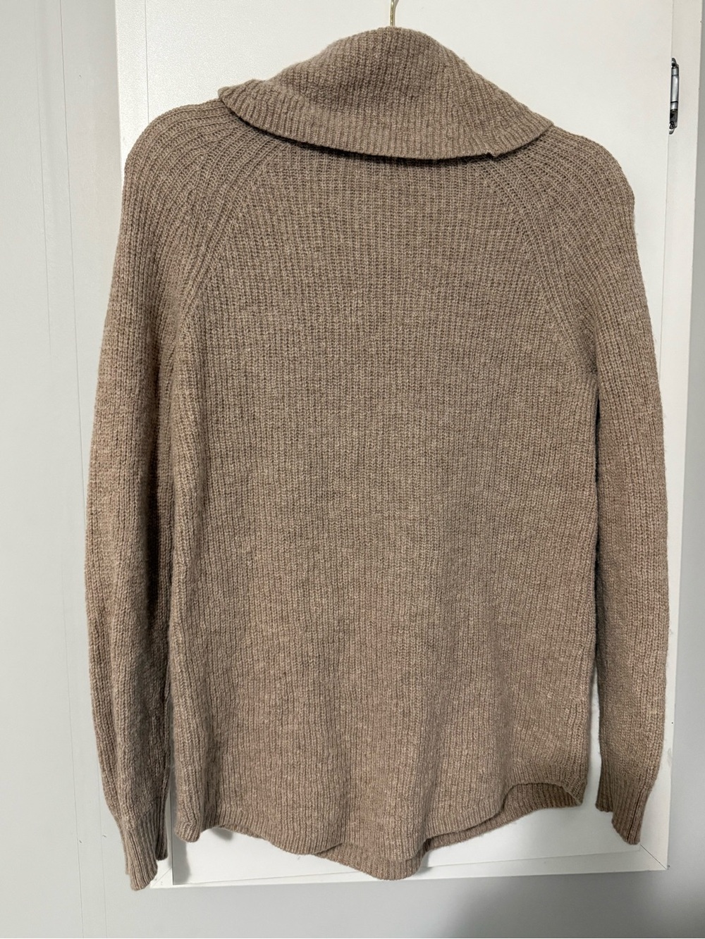 179. Tahari Neutral Taupe Slouchy Cowl Neck Sweater Small Cabin Quiet Luxury - Picture 7 of 9